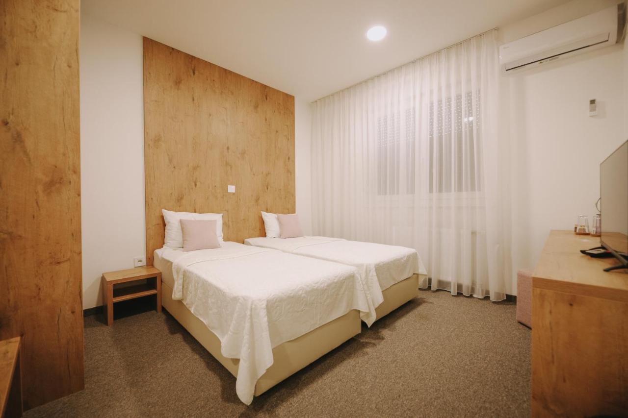 Atos Centar Apartment Celinac Екстериор снимка